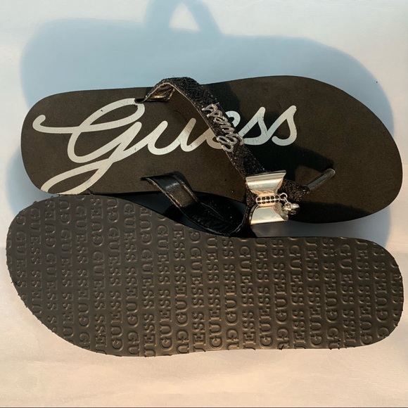 Chunky Platform Guess Sandals with charm - Picture 3 of 4